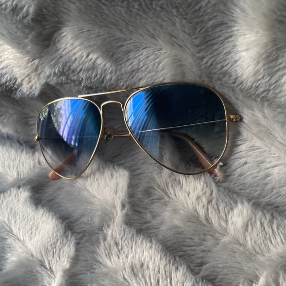 Ray-Ban Gold Frame Sunglasses with Blue Lenses - Picture 5 of 8